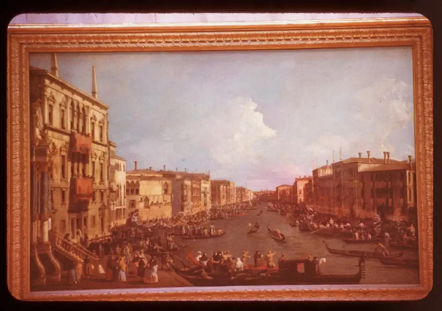 팔라쪼 발비에서 리알토 다리까지의 그랜드 운하 전망, 레가타 중 - 카날레토

Source:
Vue sur le Grand Canal depuis le Palazzo Balbi jusqu'au Pont du Rialto, lors d'une régate - Canaletto